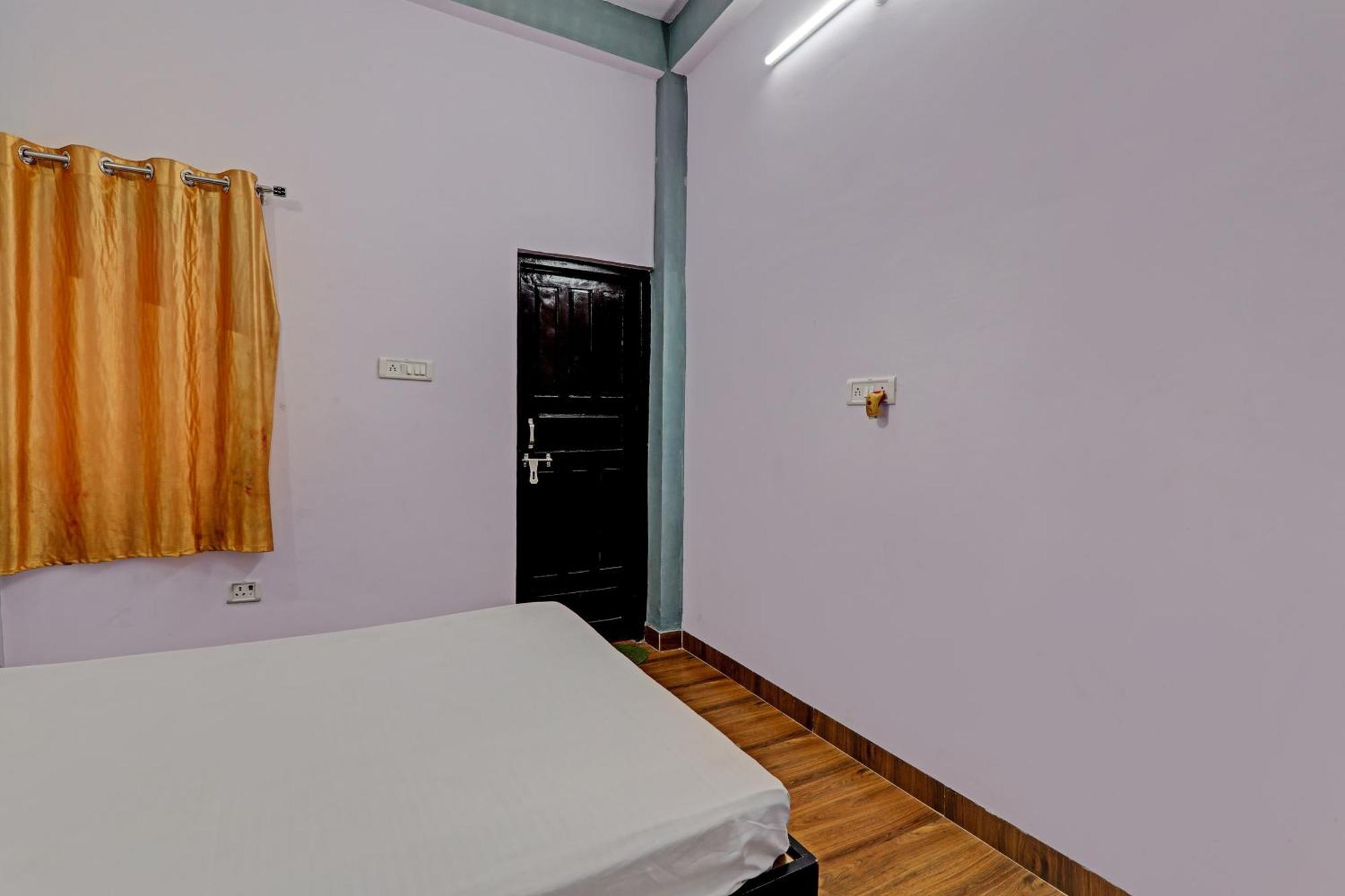 לקנאו Oyo Hotel Crown מראה חיצוני תמונה