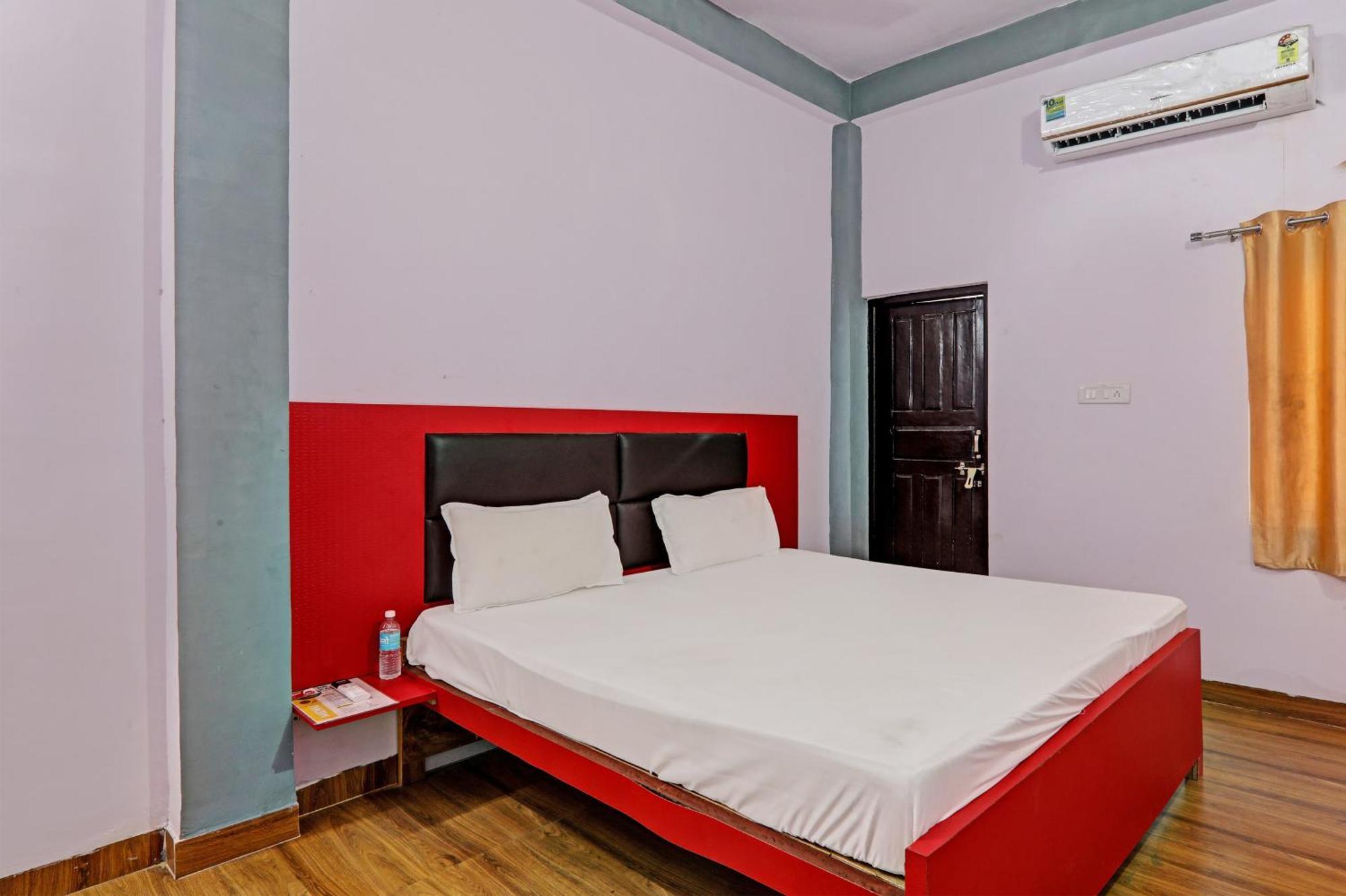 לקנאו Oyo Hotel Crown מראה חיצוני תמונה