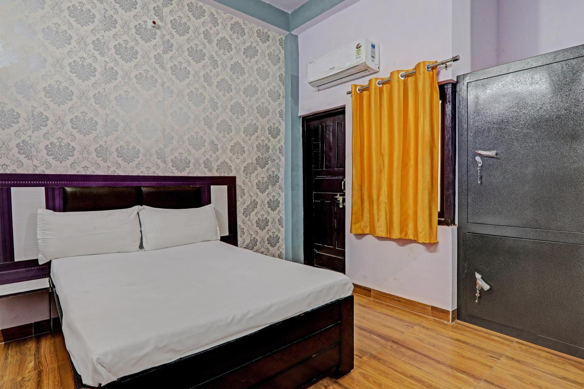 לקנאו Oyo Hotel Crown מראה חיצוני תמונה